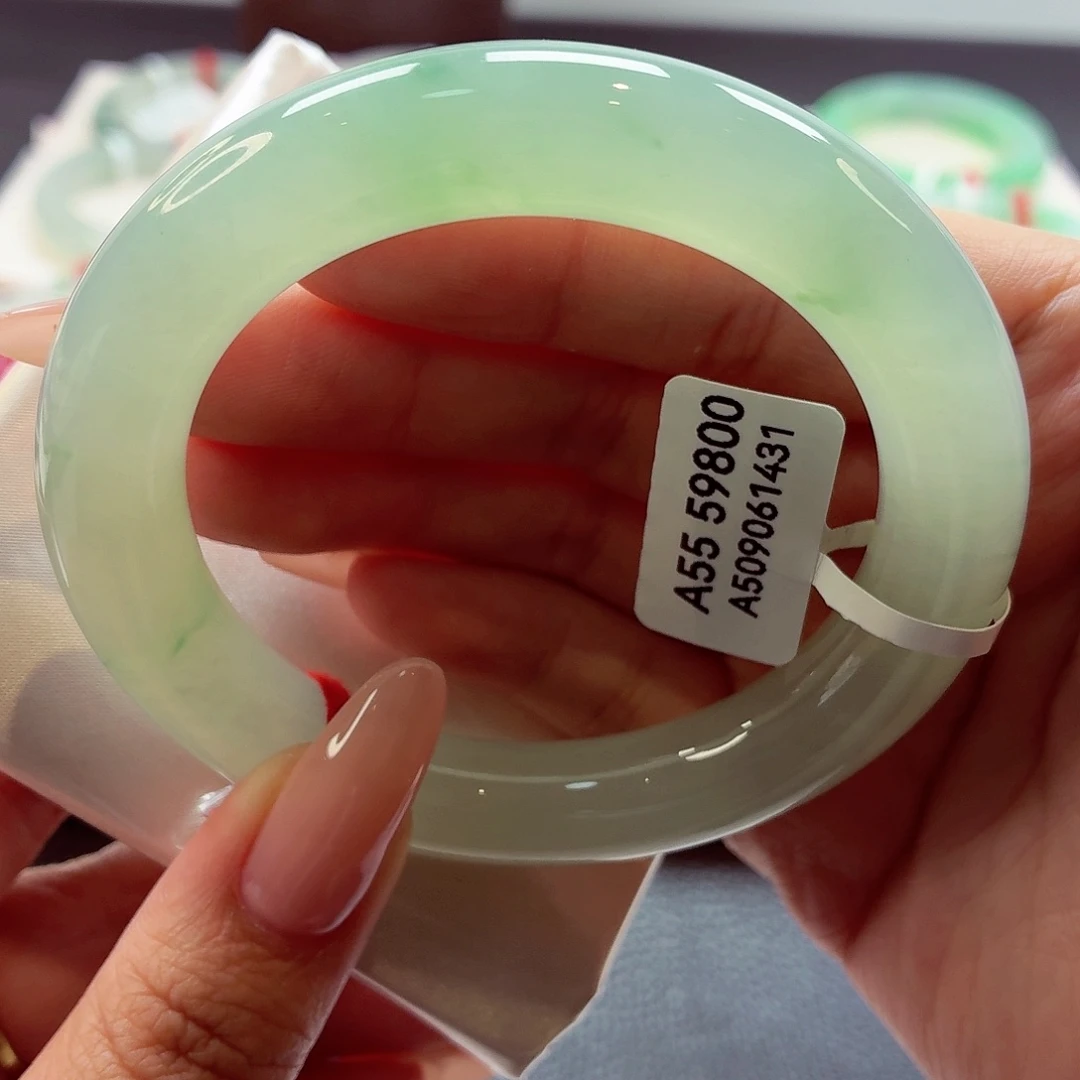 翡翠未镶嵌手镯（圆镯）22（54号）