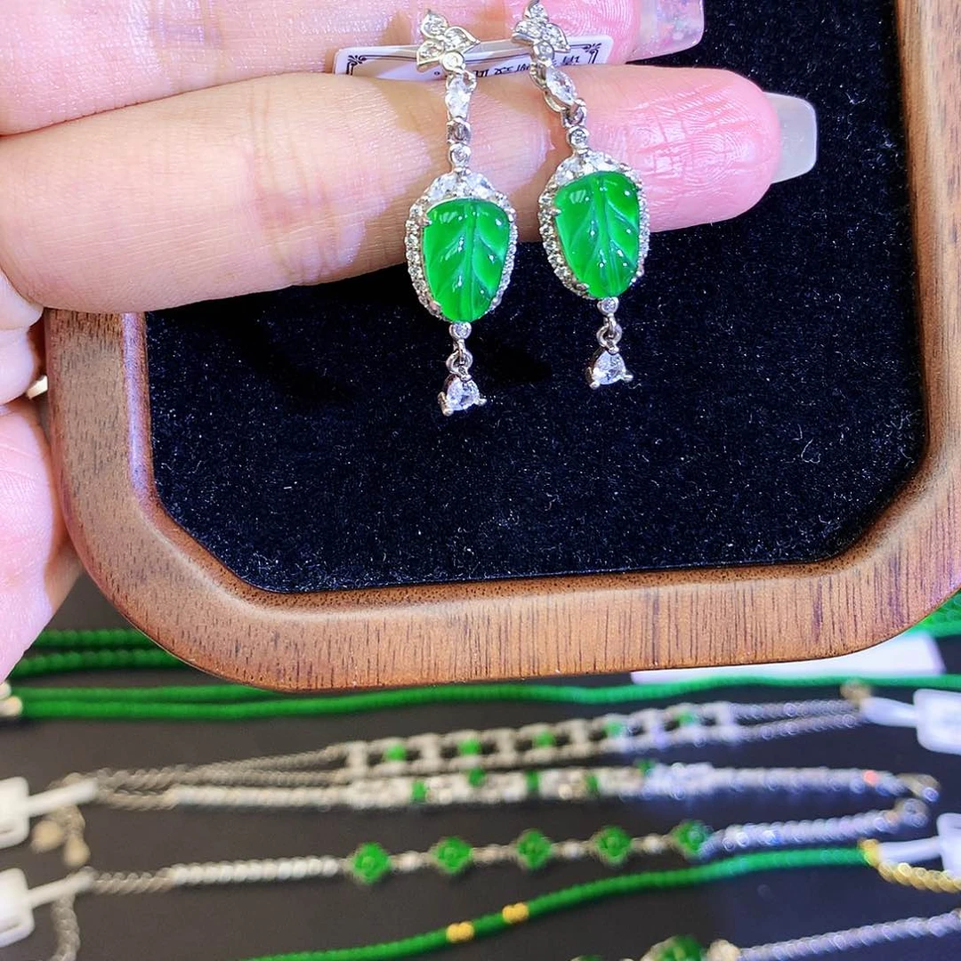 翡翠耳饰银S925镶嵌天然翡翠耳钉