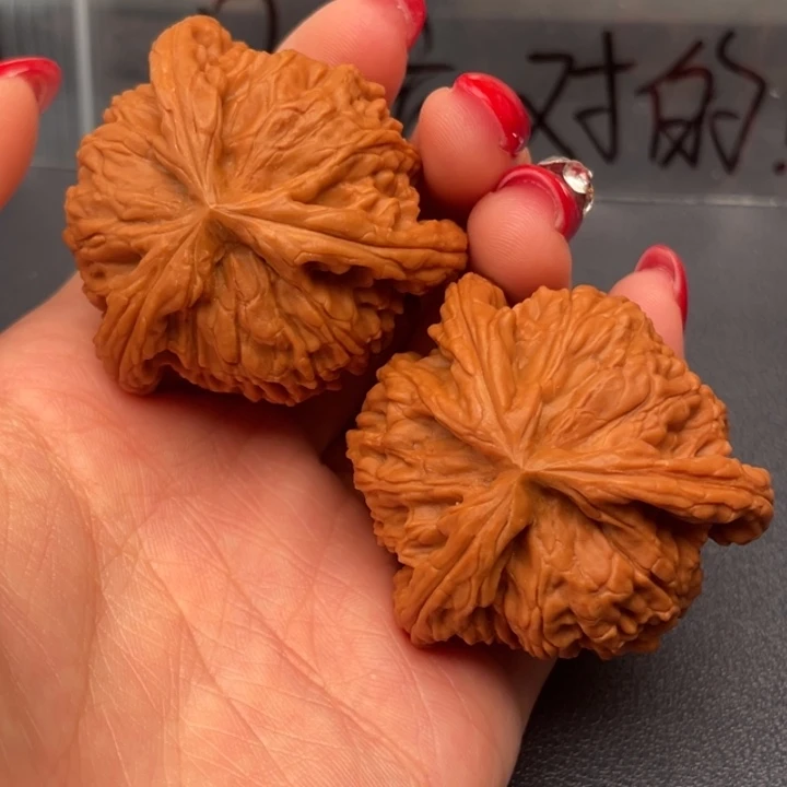 @****文玩核桃吊坠白狮子