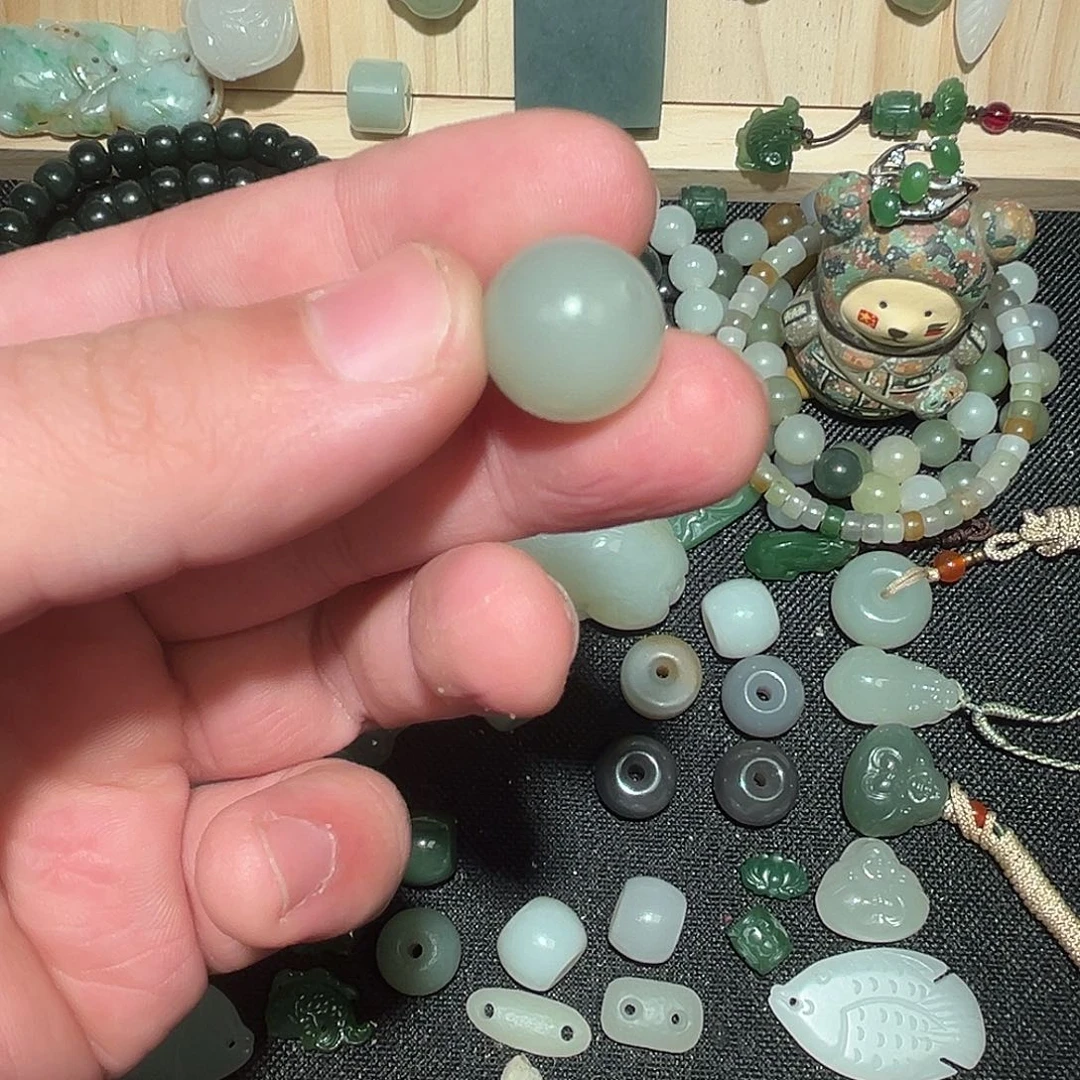 这***歌和田玉未镶嵌颈饰