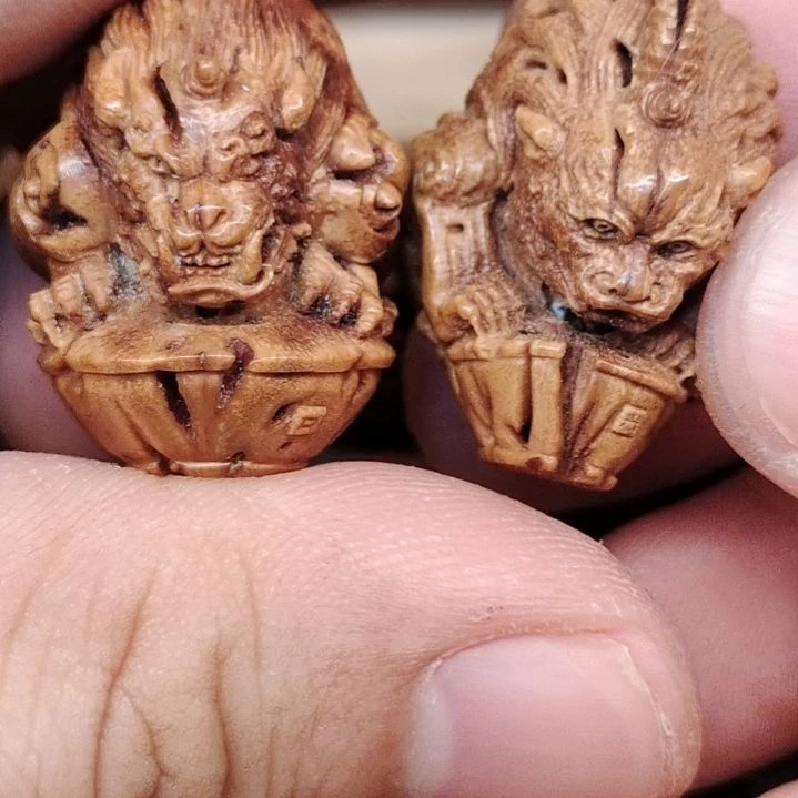 T***X纯手工貔貅一对桃核