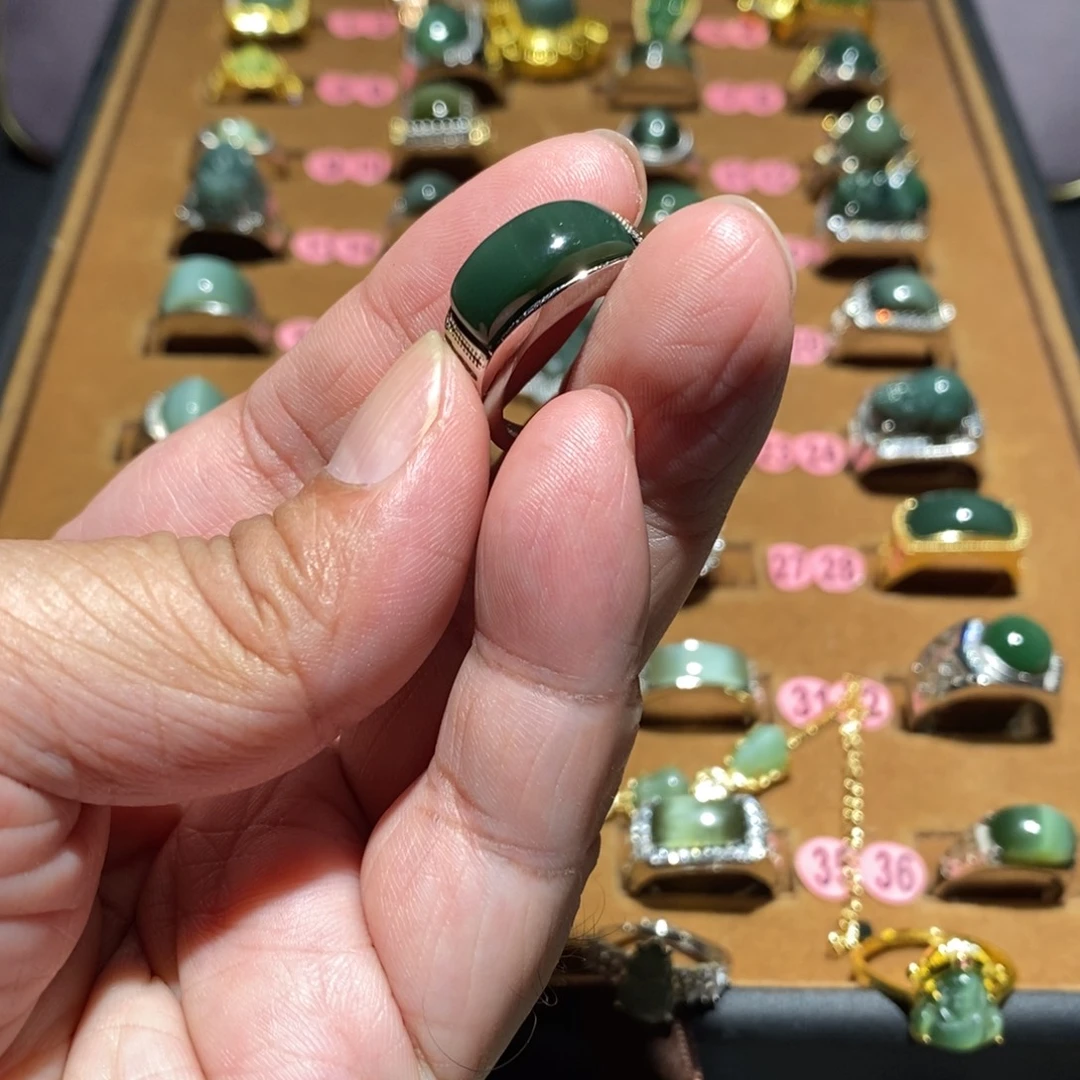 和田玉未镶嵌戒圈