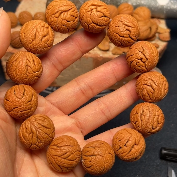 桃核手串龙纹桃核3