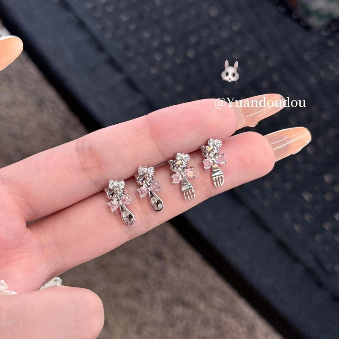 钛钢耳饰 Yuandoudou满钻kt猫钛钢耳钉女可爱小巧精致耳骨