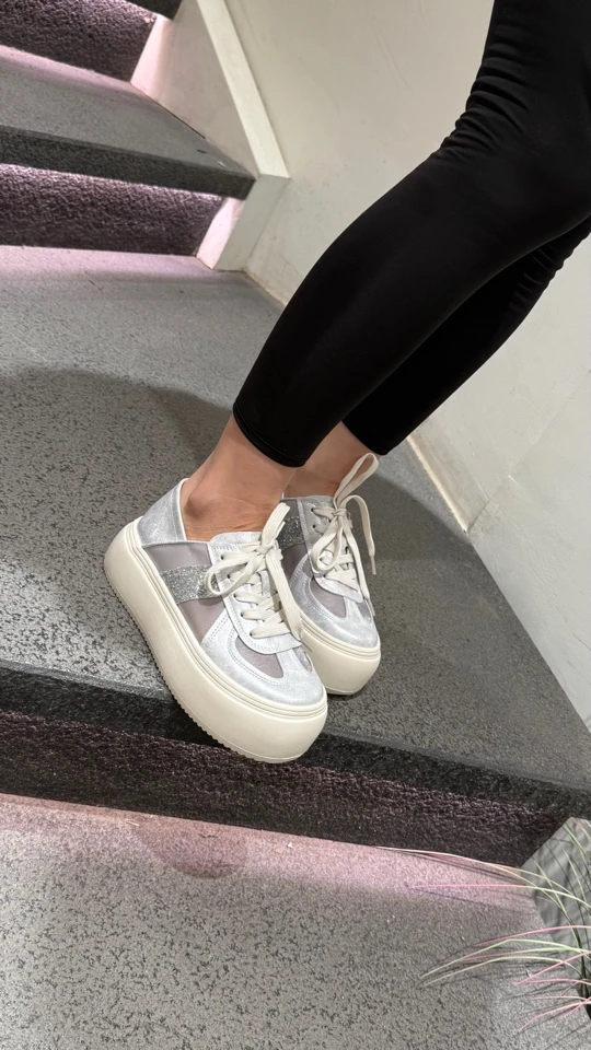 波斐女款厚底增高百搭休闲板鞋休闲鞋透气网面 611