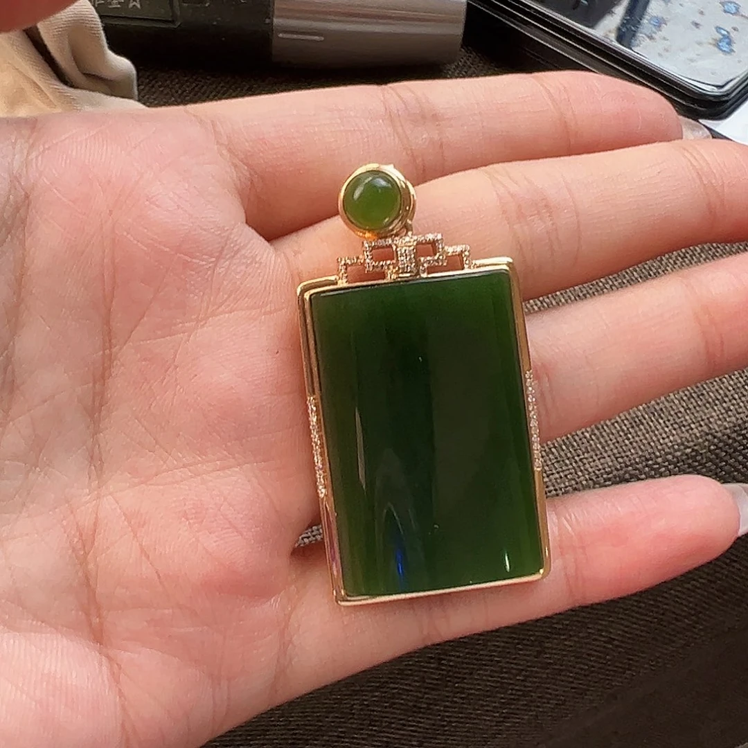曼***罗吊坠(不含链)18K金镶嵌和田玉