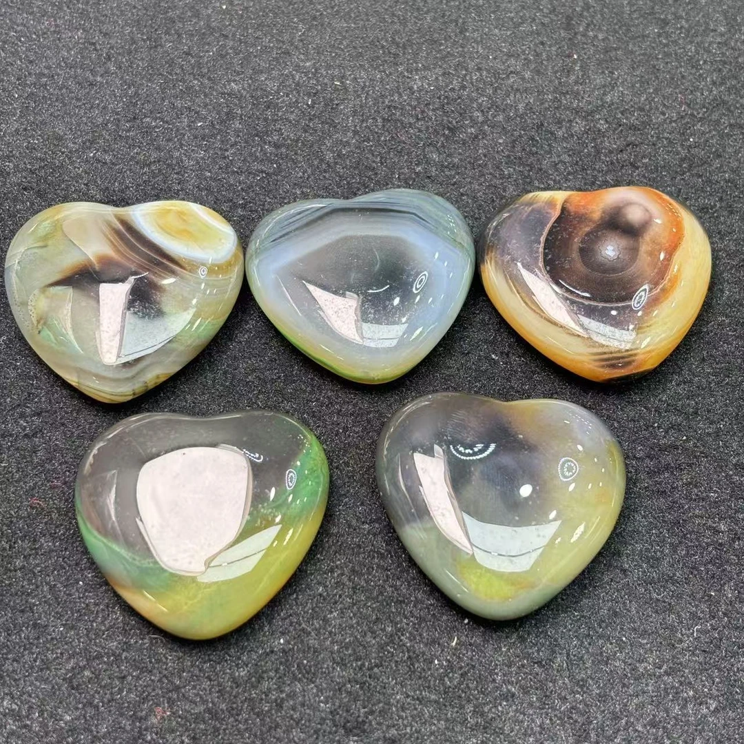 S8020-卧龙玛瑙玉爱心吊坠-配绳