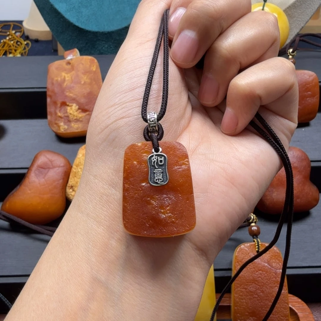 琥珀吊坠(赠链)未镶嵌