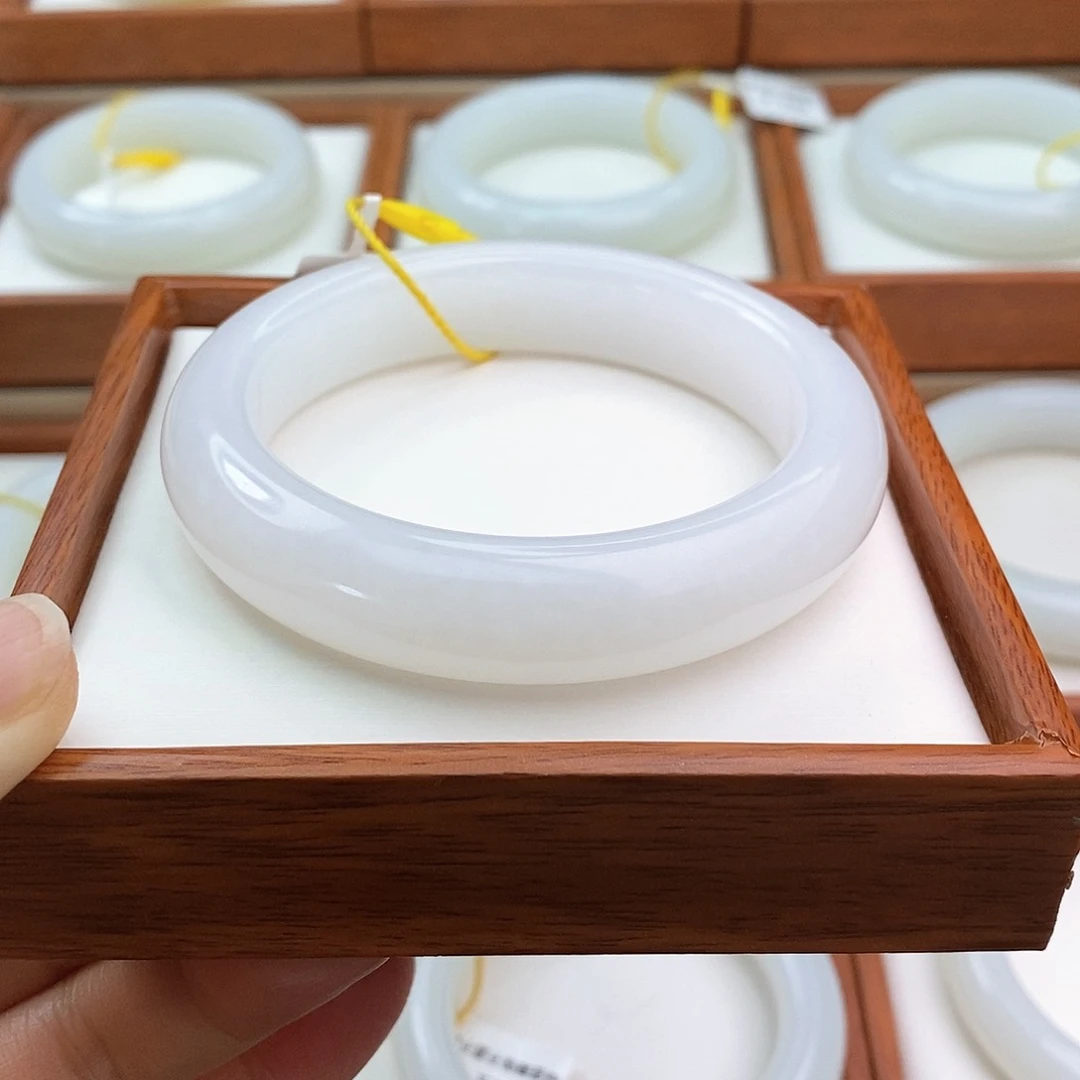 和田玉（白玉）手镯未镶嵌幸**在