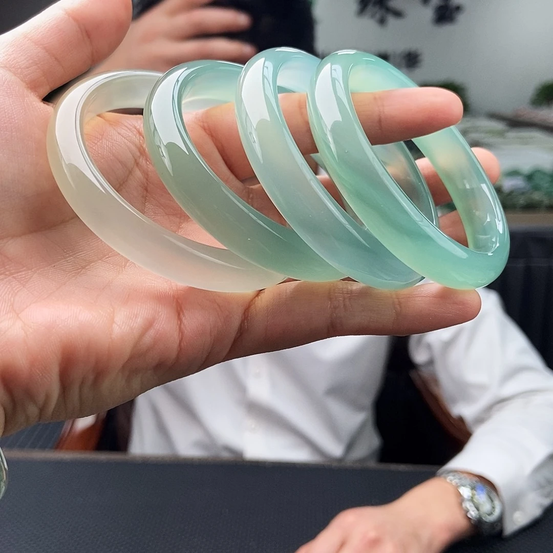 玛瑙/玉髓未镶嵌手镯52-61颜色多样性发拍一发一