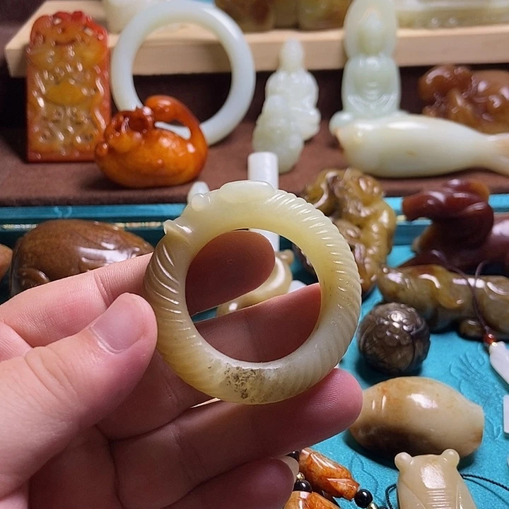 未镶嵌和田玉挂件