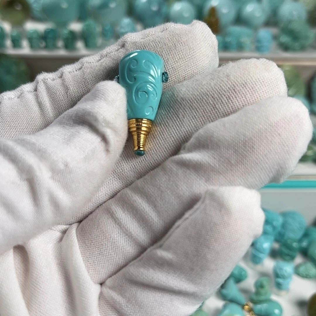 绿松石未镶嵌珠宝奇石