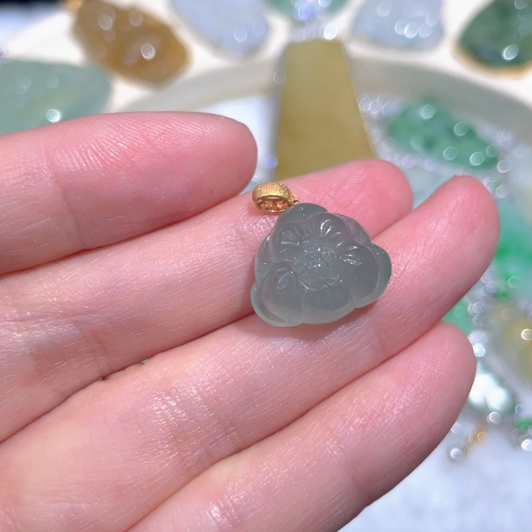 翡翠颈饰18K金镶嵌翡翠