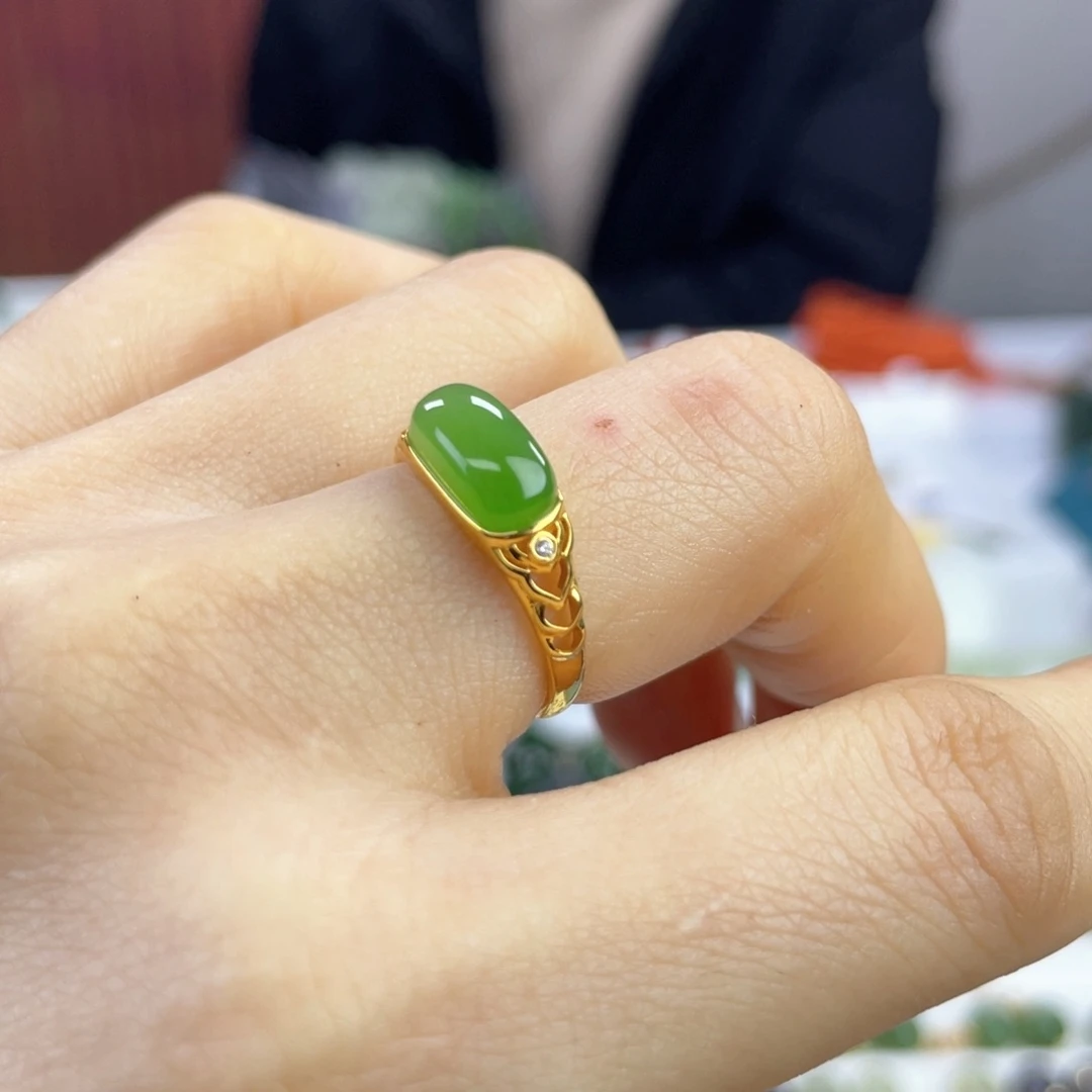 和田玉戒指18K金镶嵌