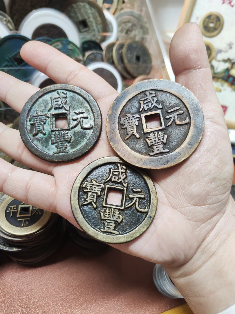 现代文创工艺品三枚