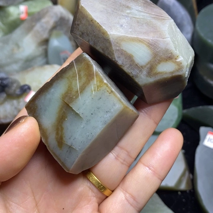 和田玉（糖玉）未镶嵌挂件