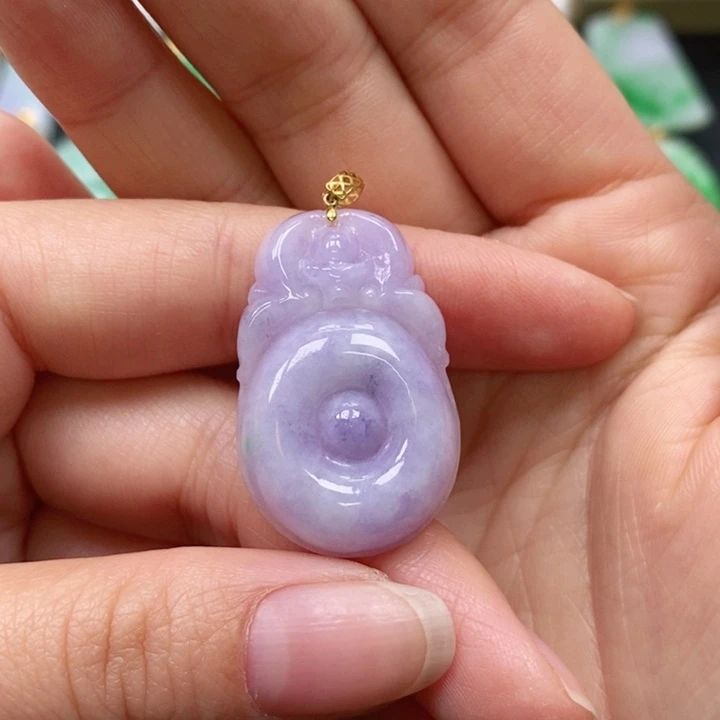 翡翠颈饰未镶嵌?吊坠