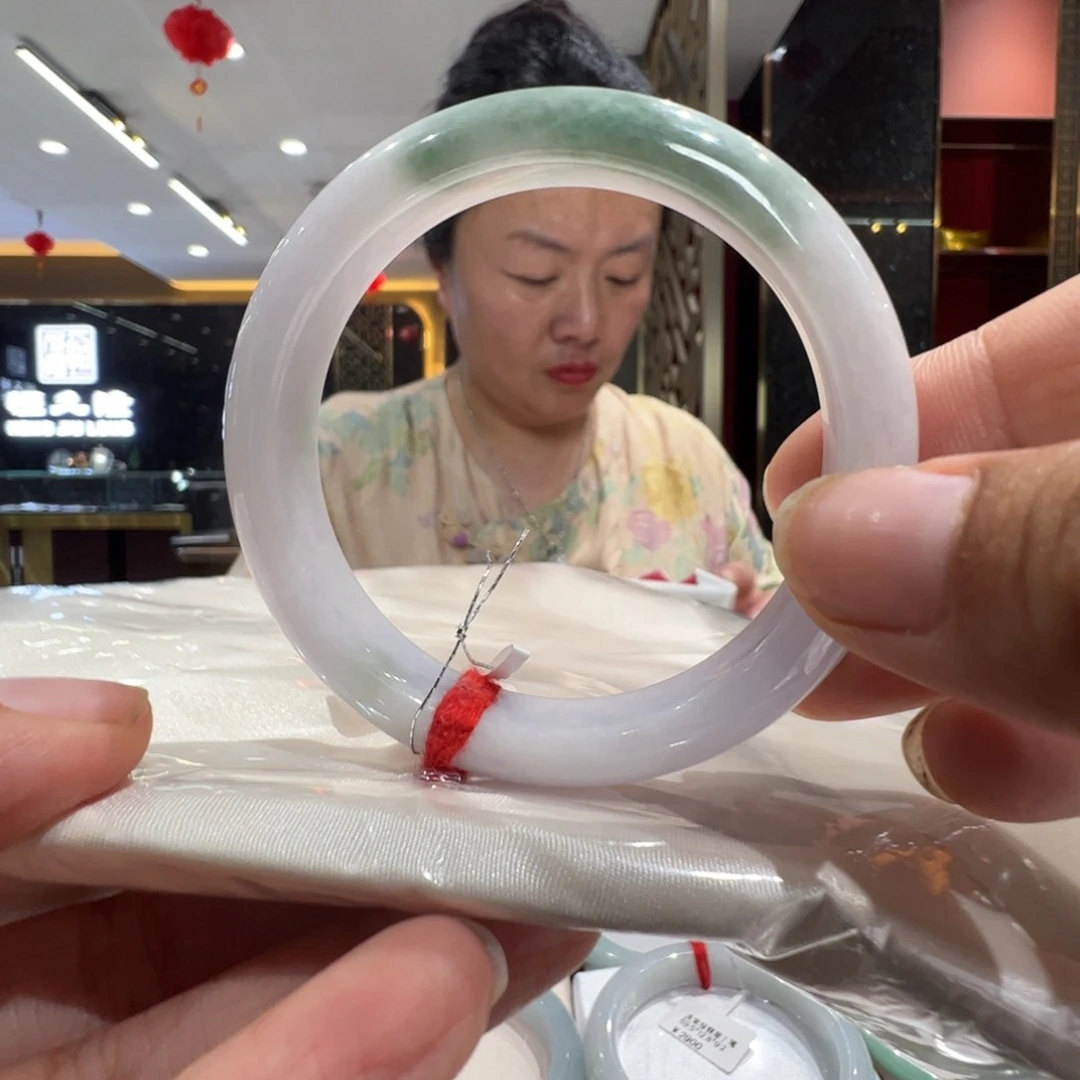 翡翠手镯未镶嵌飘花，福利，不退不换，5253