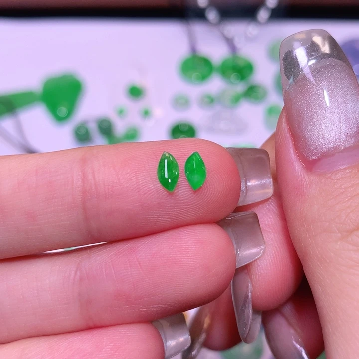 翡翠手镯未镶嵌随形