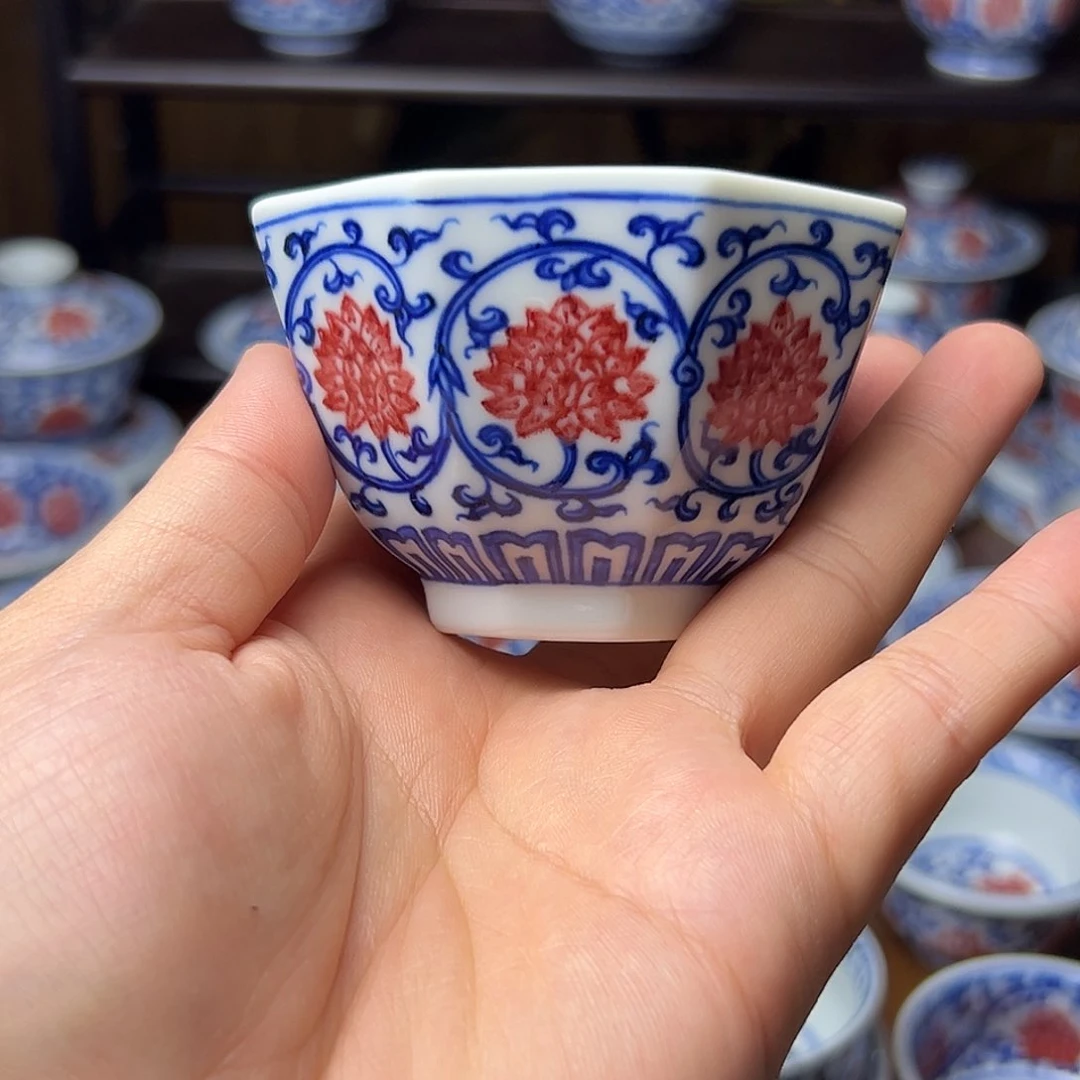 青花釉里红八方杯