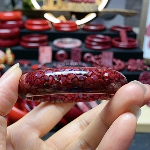 天然辰砂晶体半透手镯