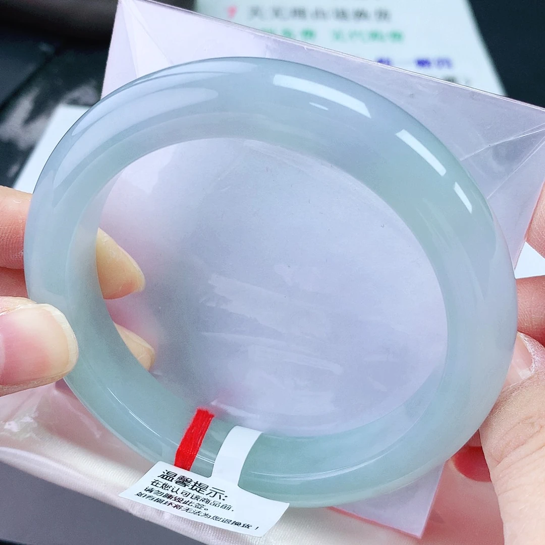 翡翠手镯未镶嵌62圈