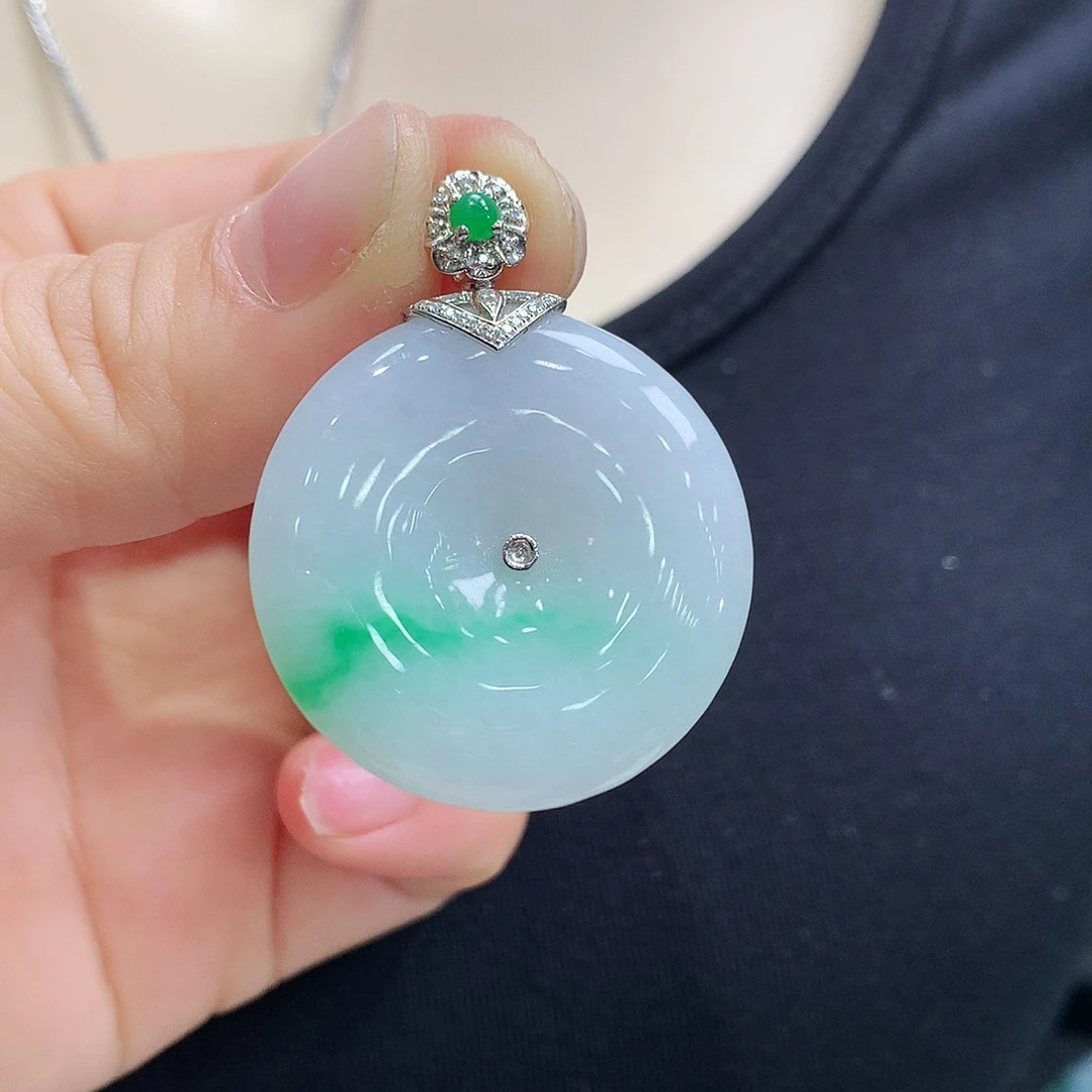 翡翠颈饰18K金镶嵌平安扣