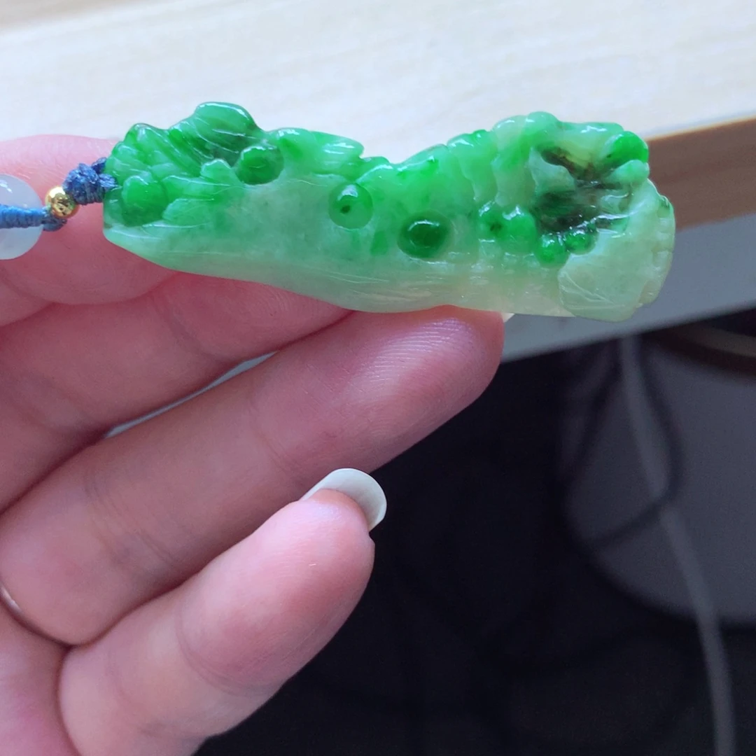 翡翠颈饰未镶嵌吊坠