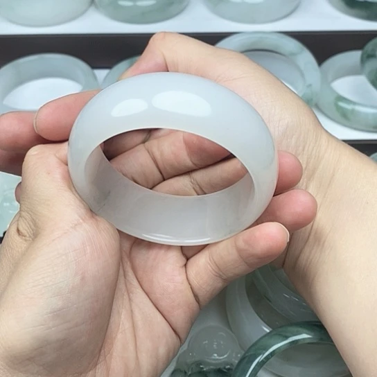 石英质玉（金丝玉）手镯未镶嵌