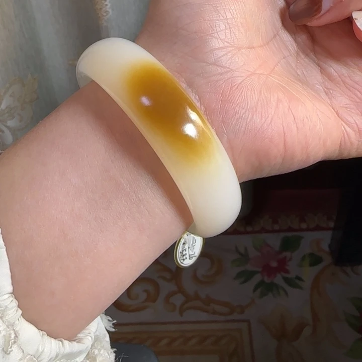 和田玉未镶嵌手镯60.5一口糖