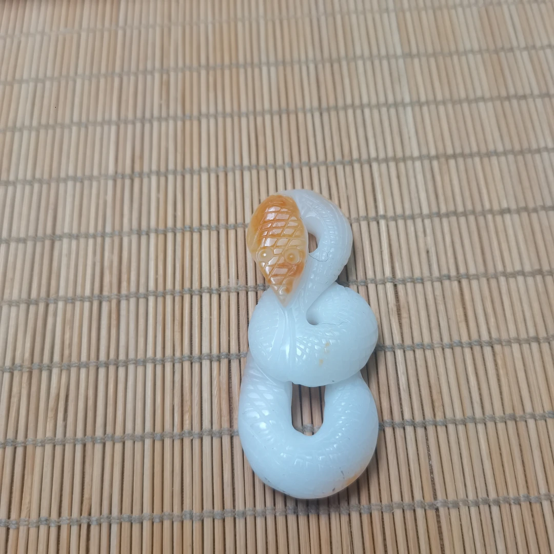 新疆和田玉灵蛇如意25克