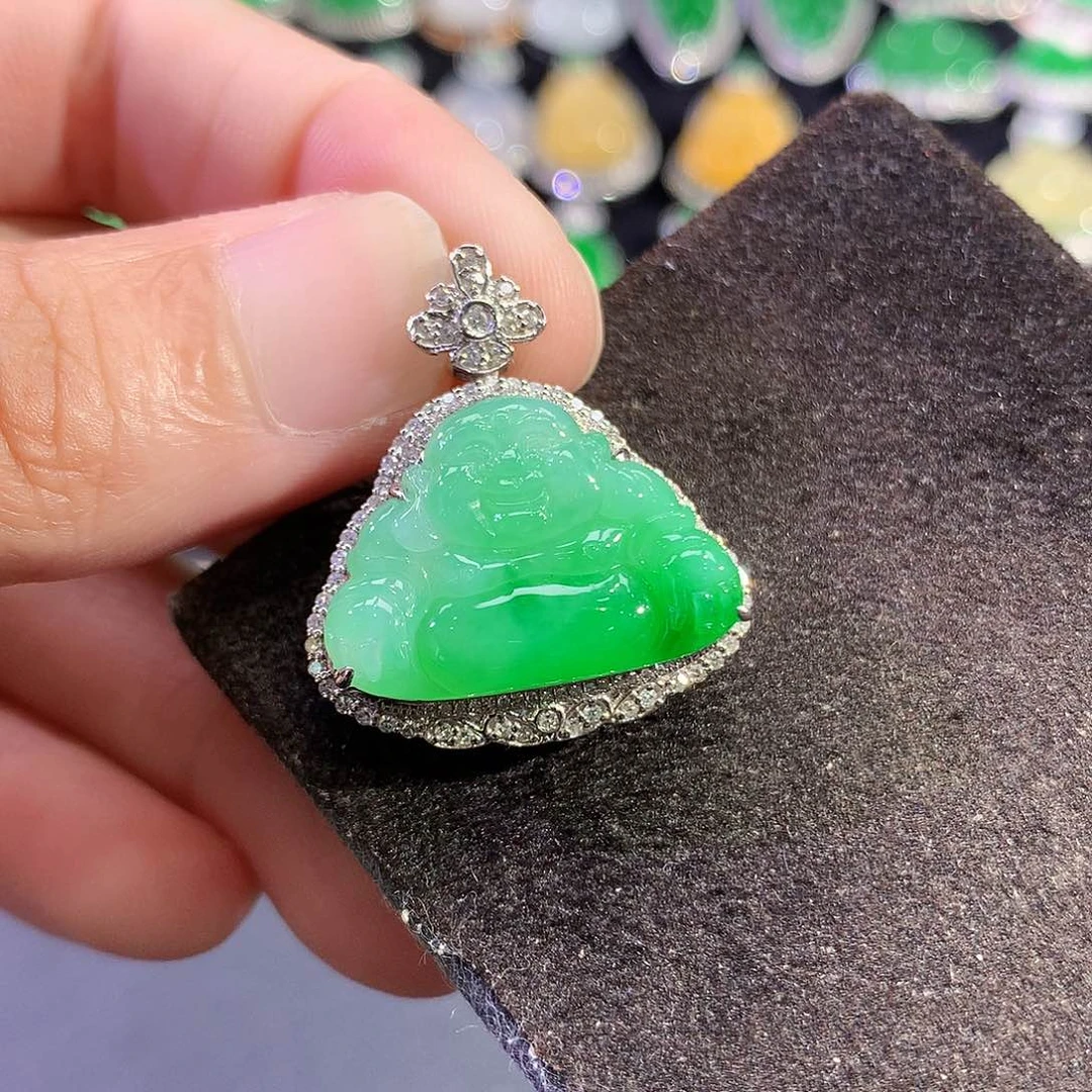 翡翠18K金镶嵌吊坠(赠链)