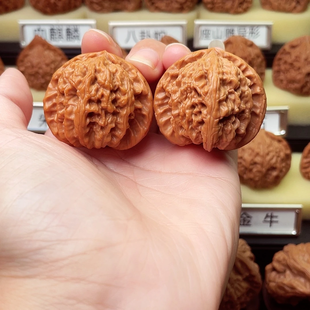 文玩核桃吊坠三角白40尺636