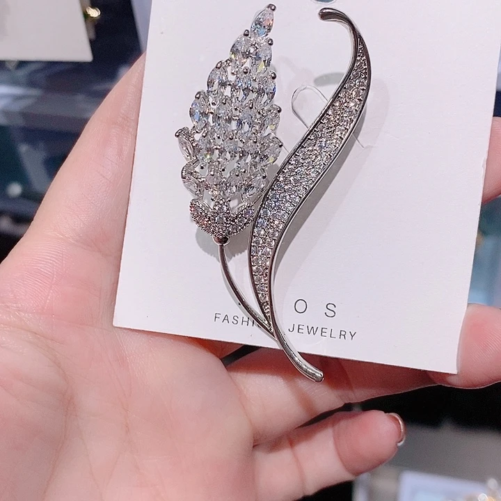 锆石铜合金一叶知秋胸针