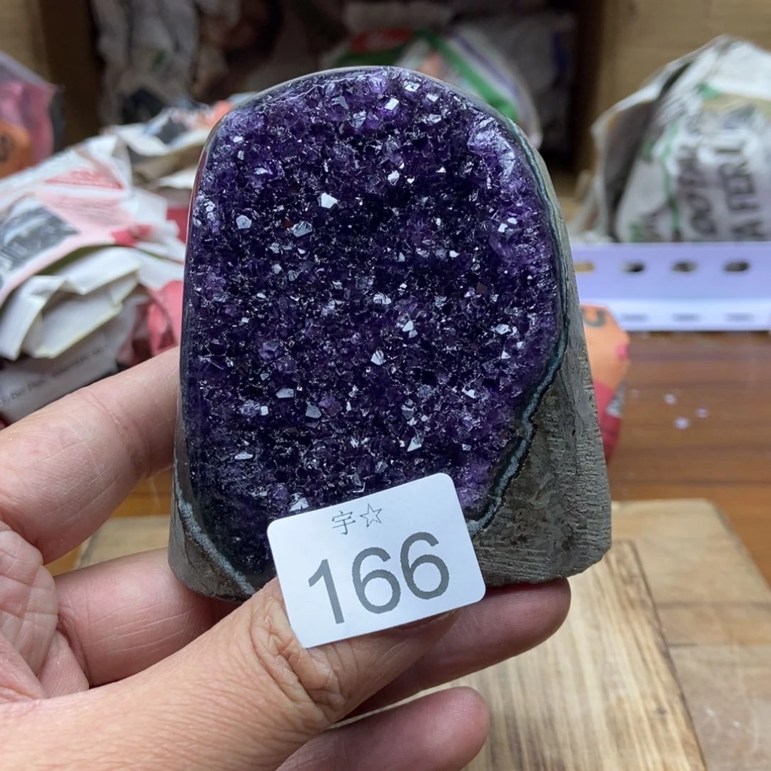 紫晶天然水晶摆件未镶嵌
