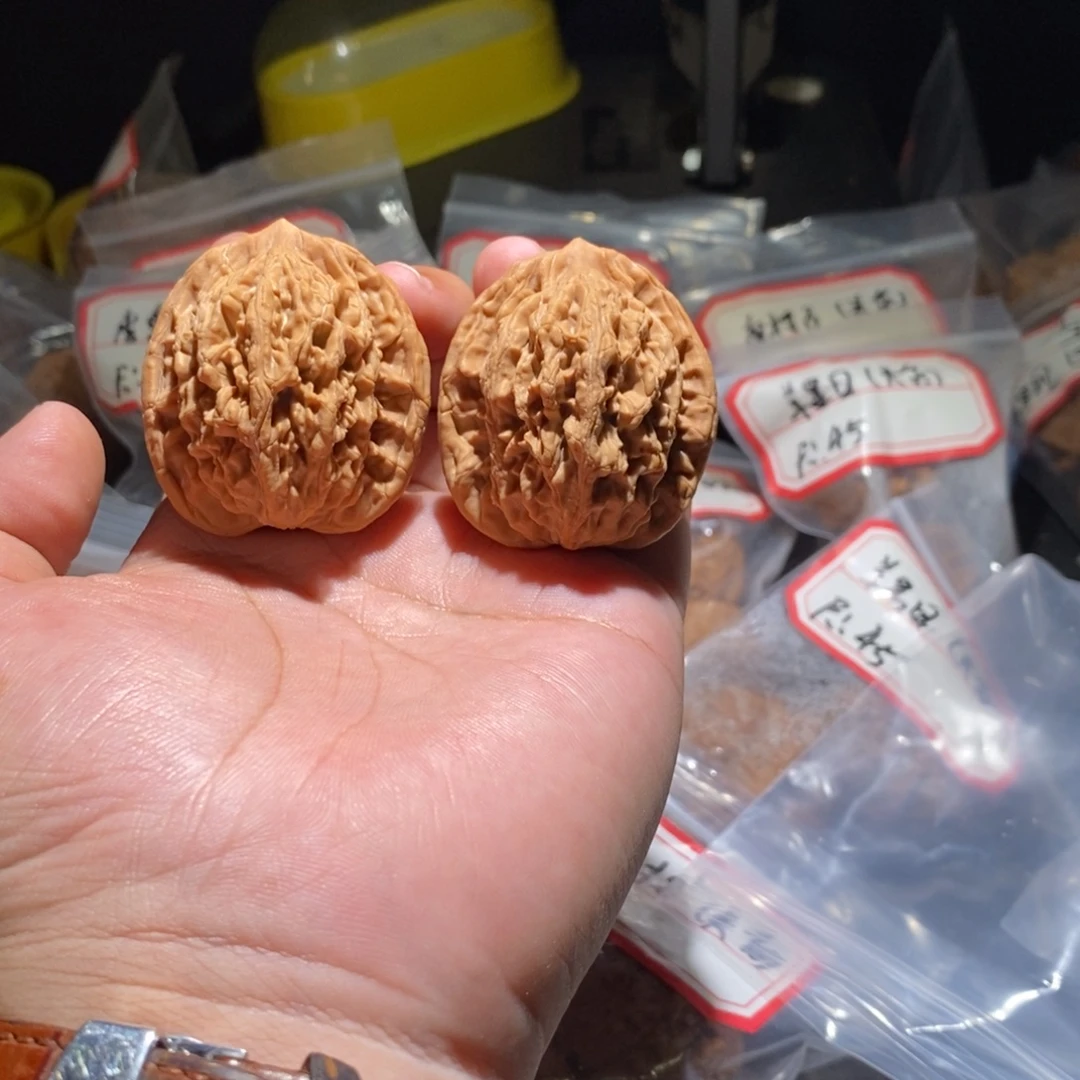 觅***）文玩核桃吊坠41全品虎头