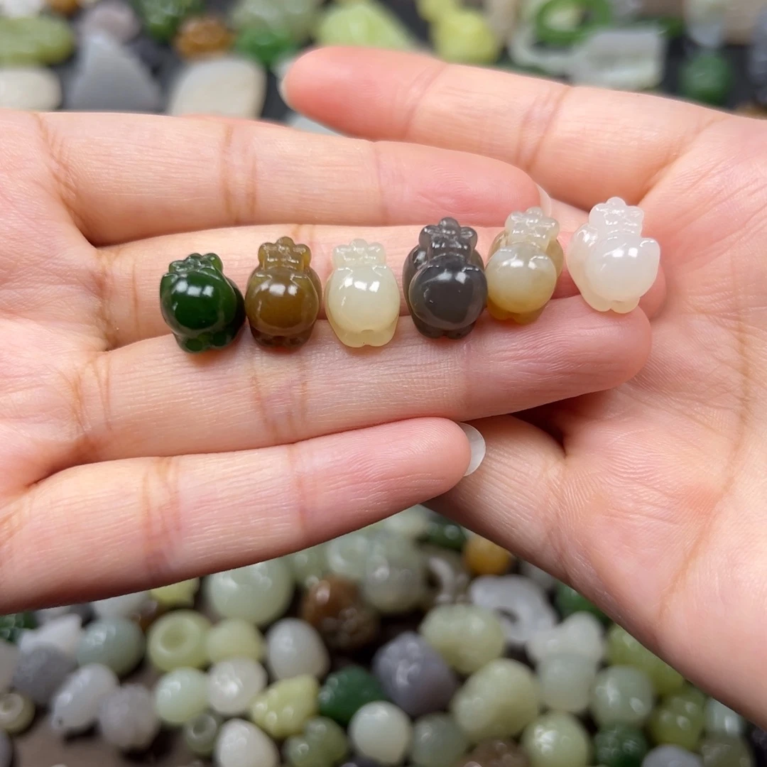 和田玉未镶嵌颈饰98一个多样性发其一