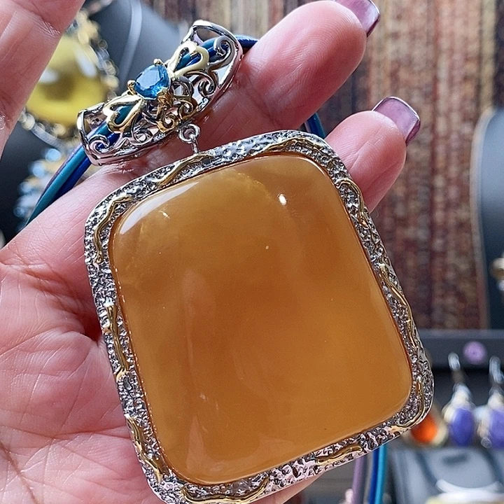 银S925镶嵌颈饰琥珀吊坠