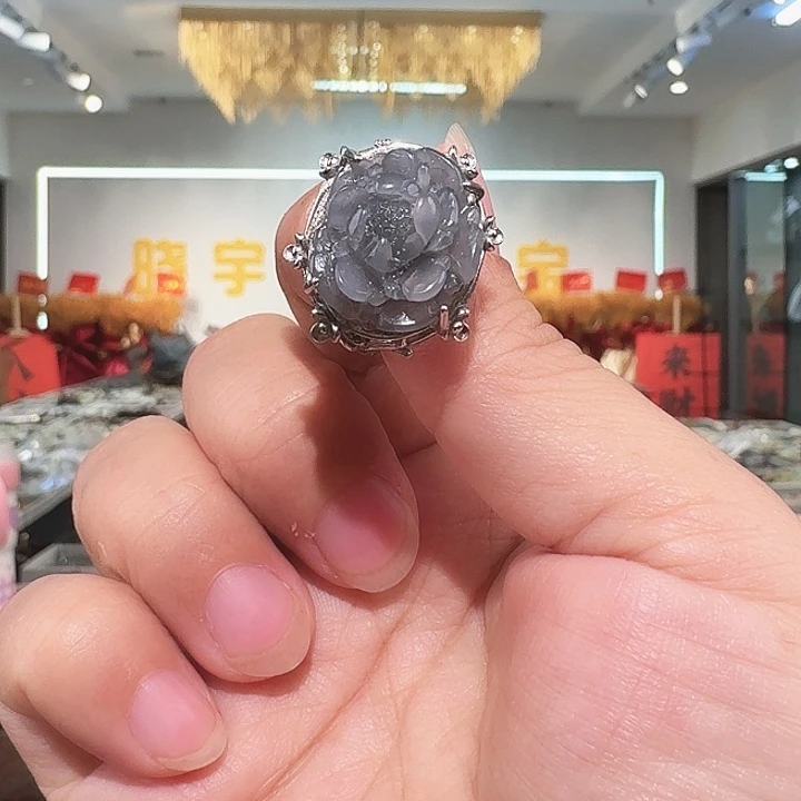 向***️和田玉未镶嵌戒指