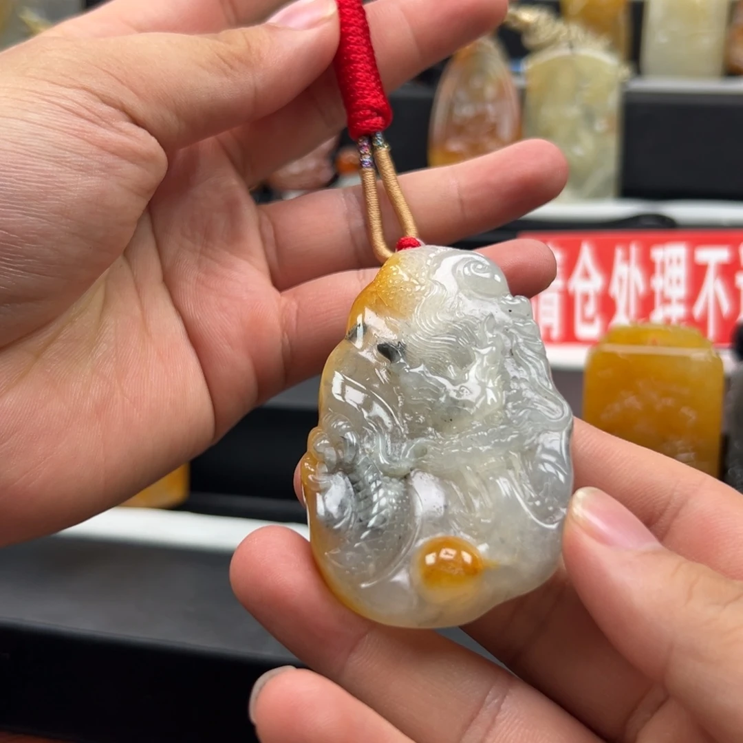 未镶嵌石英质玉（黄龙玉）黄龙玉