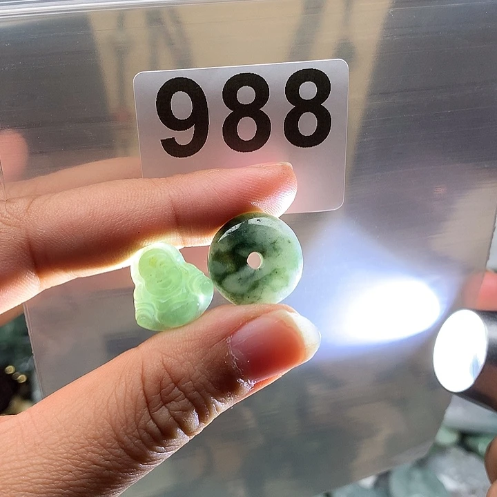 翡翠颈饰未镶嵌?****精翡翠