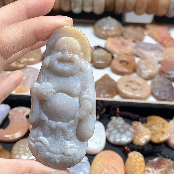 颈饰未镶嵌硅化珊瑚（珊瑚玉）