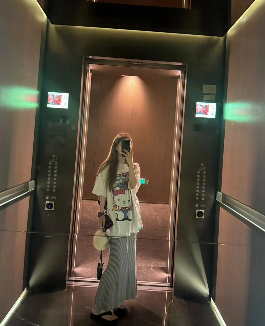 徐秋阳 灰白条例  秋季新款百搭时尚休闲显瘦半身裙13239