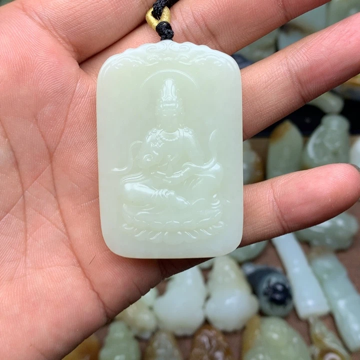 江***雨和田玉（糖玉）未镶嵌颈饰