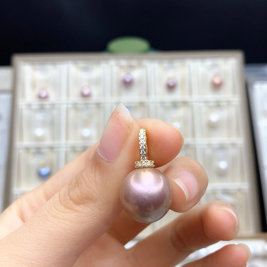 淡水珍珠合金颈饰霏**尼