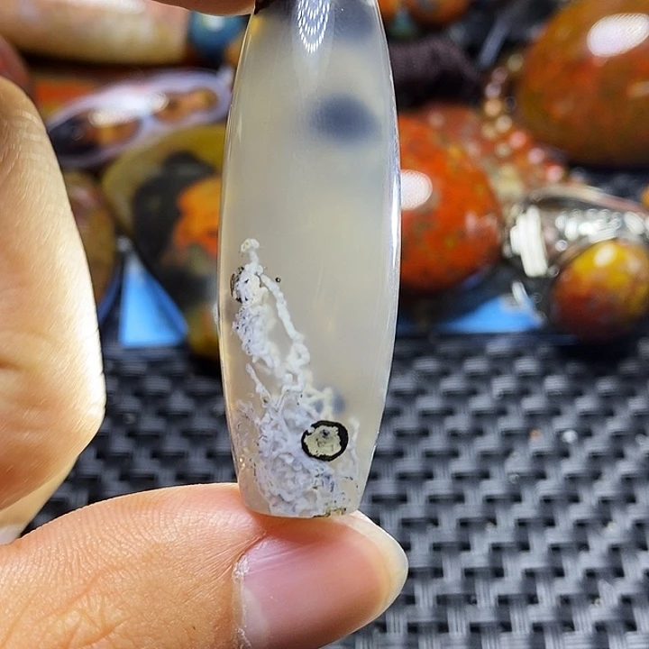 傲***。玛瑙/玉髓未镶嵌颈饰