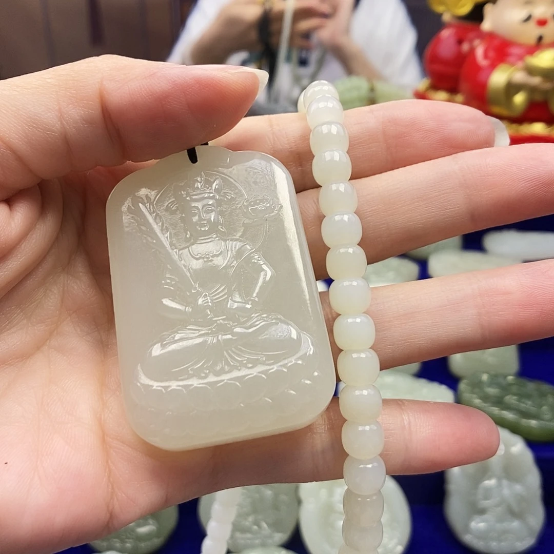 和田玉未镶嵌颈饰马*?