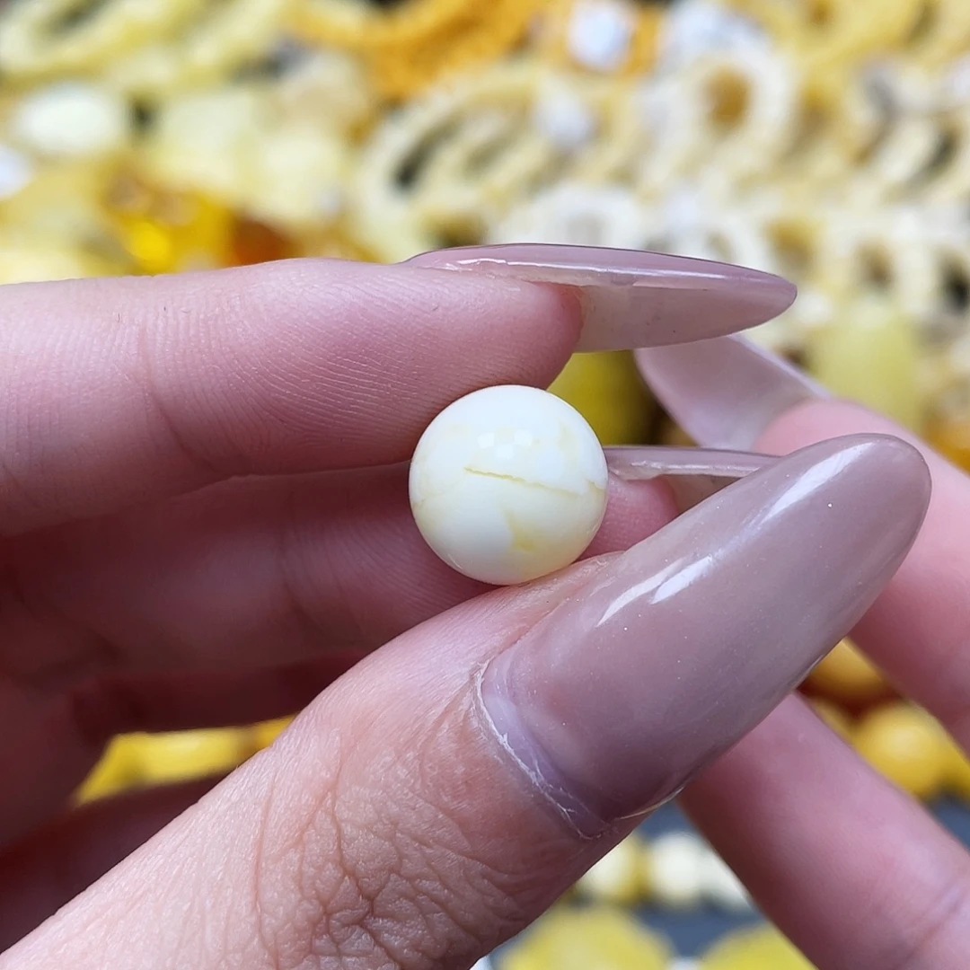 琥珀未镶嵌裸石11.5mm瓷白圆珠