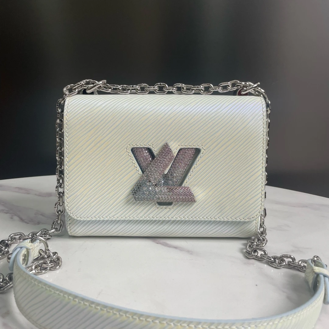 99新 LouisVuitton/路易威登 小号 twist 可滑动链条包16535188