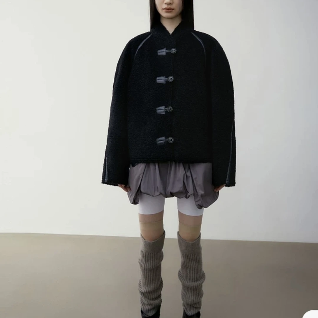 闪闪 正反两穿羔羔毛黑色一体外套博主同款L*w Cl***IC原单